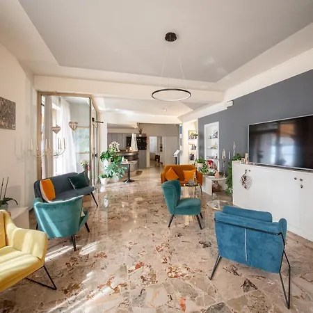 Отель Menapace Торри-дель-Бенако