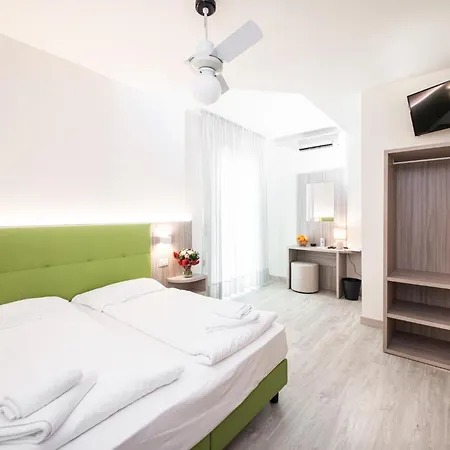 Menapace Hotel Torri Del Benaco