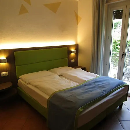 Menapace Hotel Torri Del Benaco